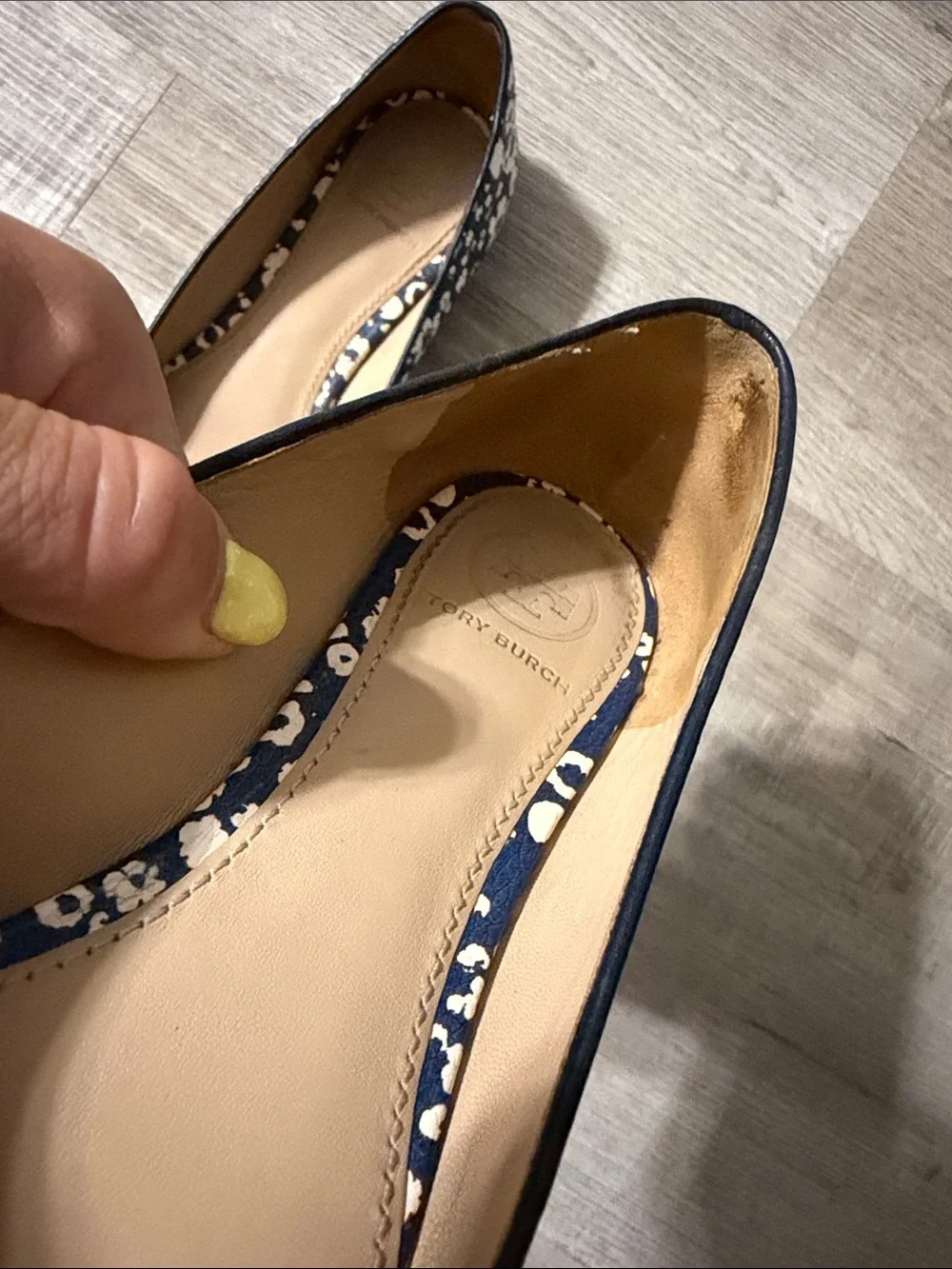 Women’s Tory Burch flats 💙